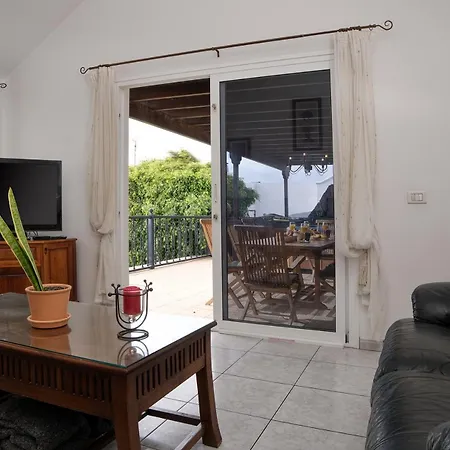 Villa Picasso - Private Pool, Bbq And Air-con By Lanzarote Playa Blanca (Lanzarote)