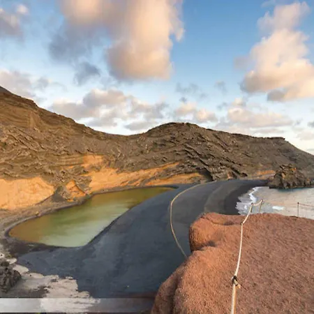 Picasso - Private Pool, Bbq And Air-con By Lanzarote Playa Blanca (Lanzarote)