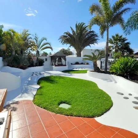 Villa Picasso - Private Pool, Bbq And Air-con By Lanzarote Playa Blanca (Lanzarote)